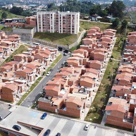 Appartement Comodo Casa A 19 Min Del Aeropuero Jmc à Rionegro Extérieur photo